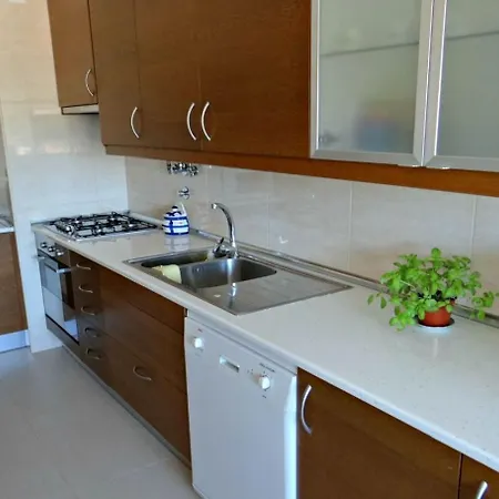 With 2 Bedrooms In Infantado In *