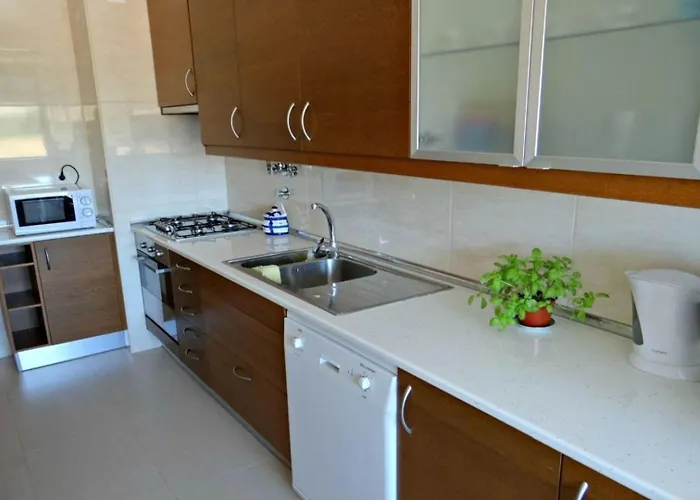 With 2 Bedrooms In Infantado In * Loures