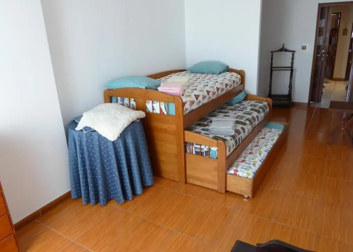 With 2 Bedrooms In Infantado In *